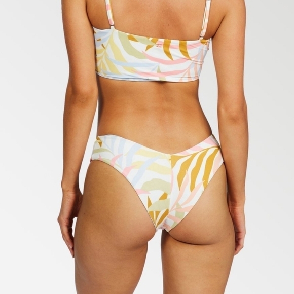 BILLABONG TROPICAL JUNGLE V-NECK CAMI & REVERSIBLE FIJI BIKINI BOTTOMS - Picture 12 of 13